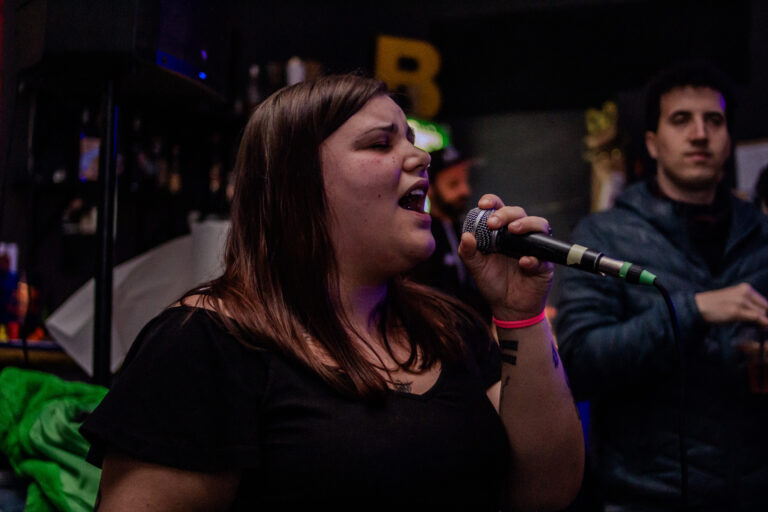 Karaoke – serata al Big Lebowski Culture Club di Novara, aprile 2024
